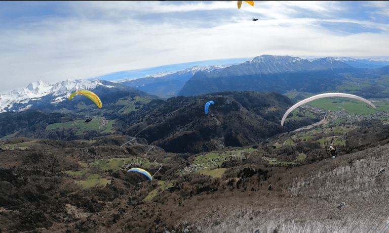 Lire la suite à propos de l’article Comparatif parapente EN C 2 lignes 2023